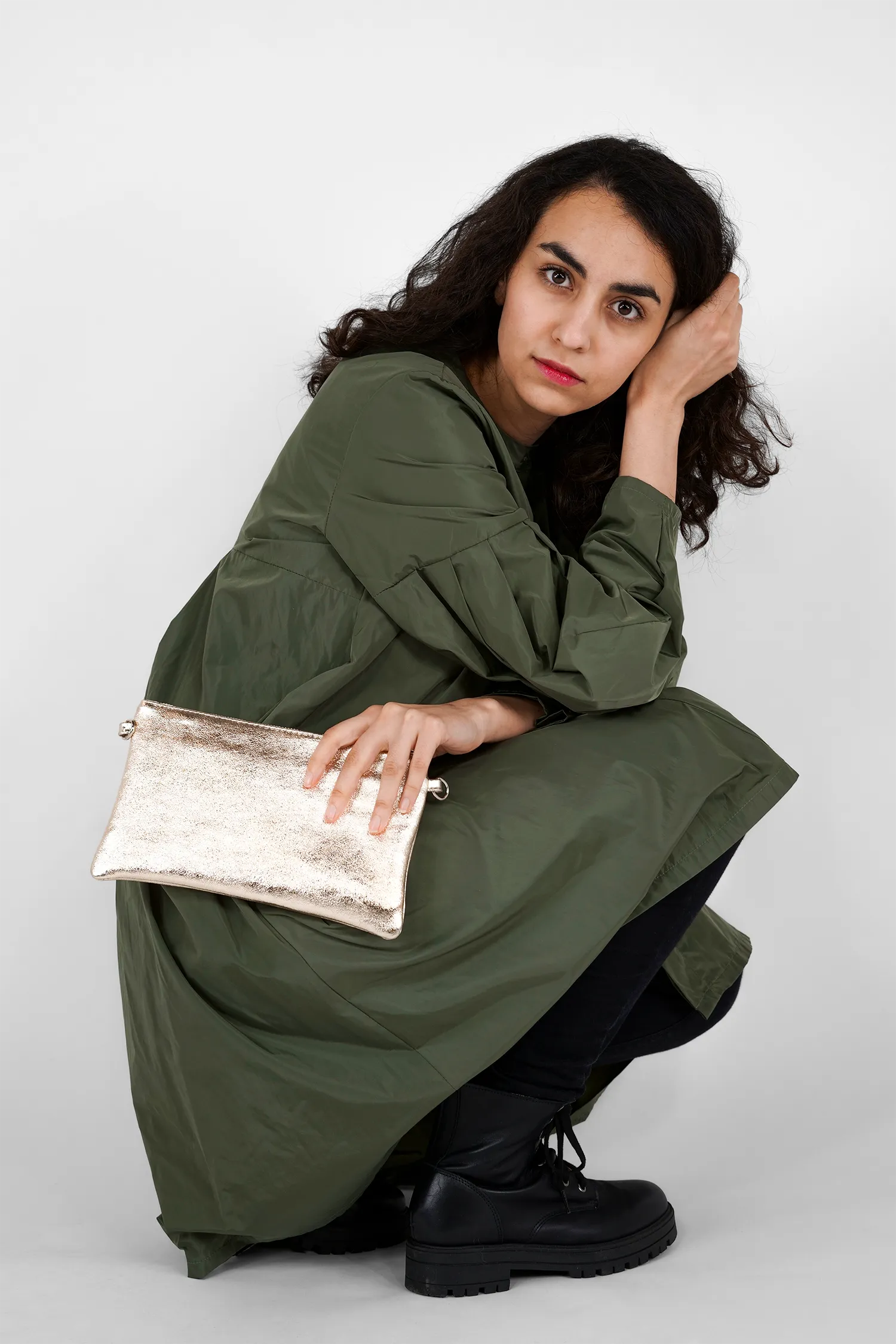 Lederclutch KAIA in Glanz-Optik