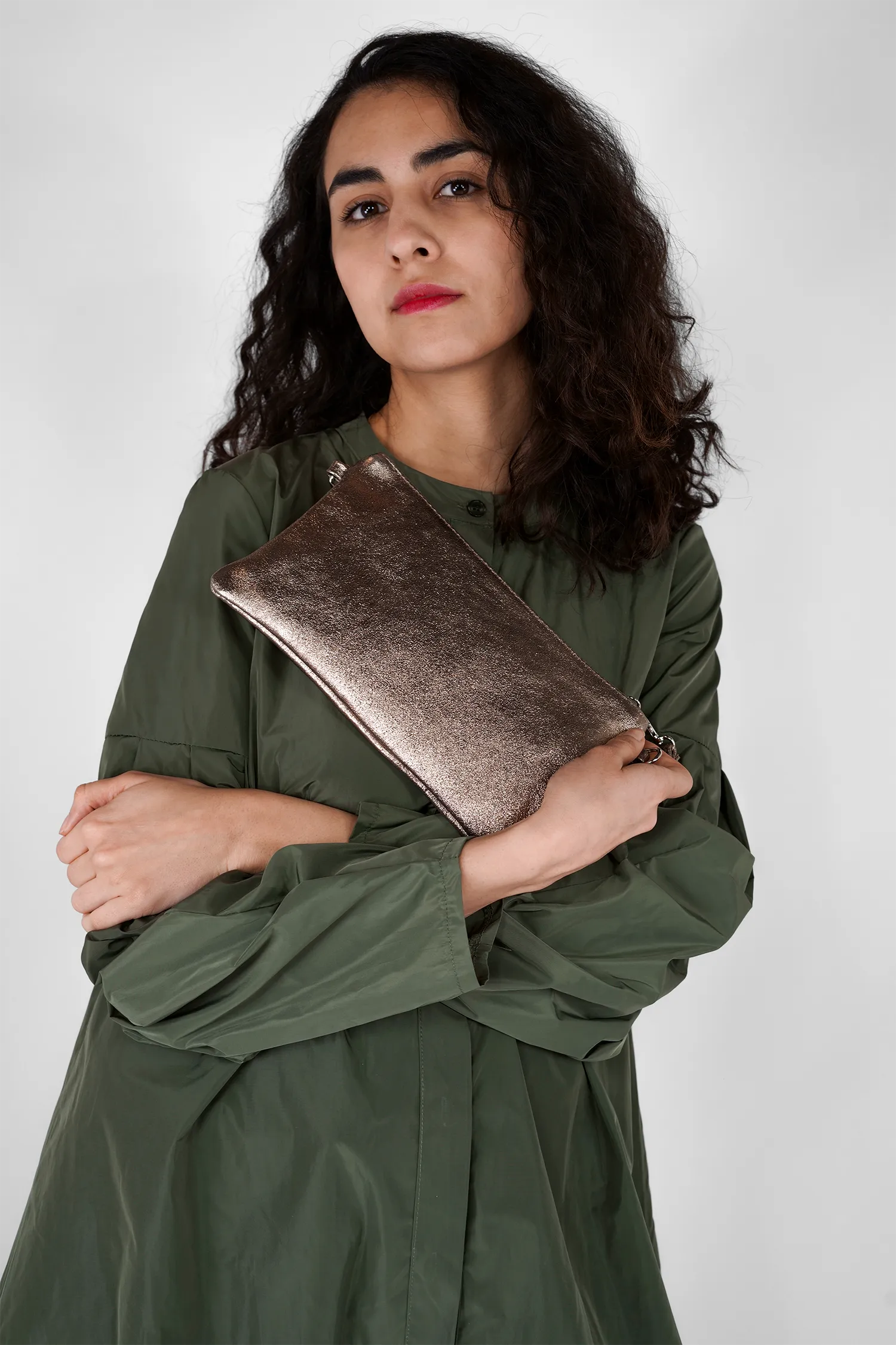 Lederclutch KAIA in Glanz-Optik