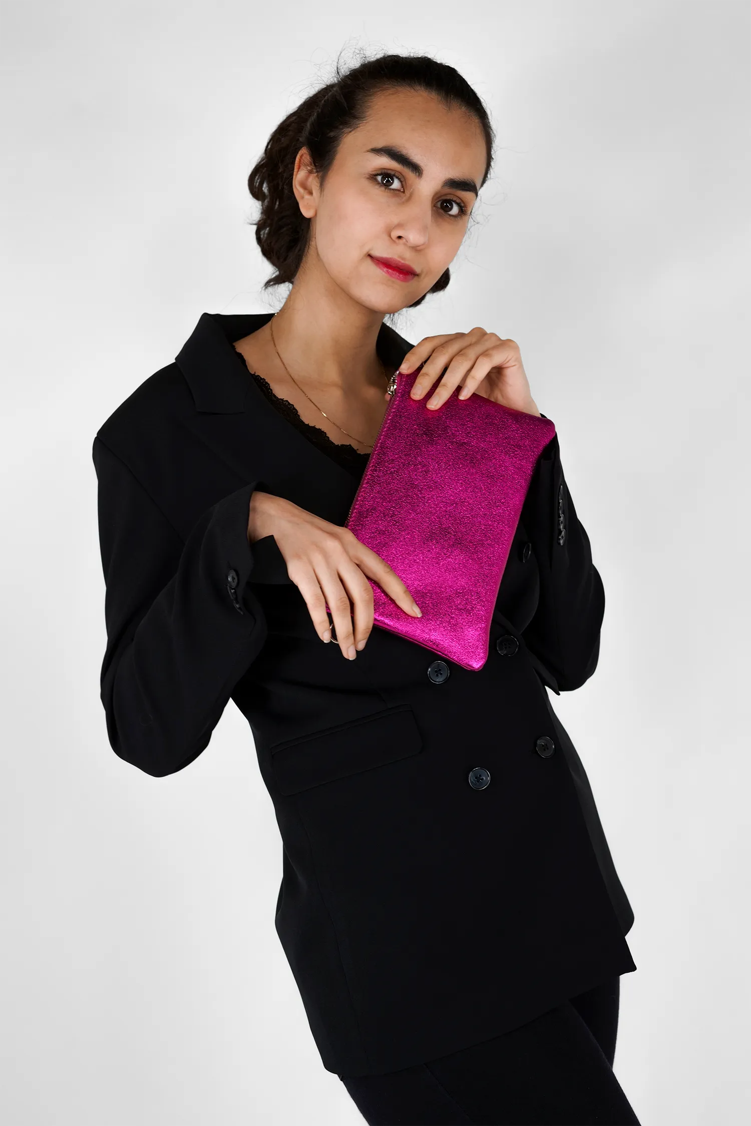 Lederclutch KAIA in Glanz-Optik
