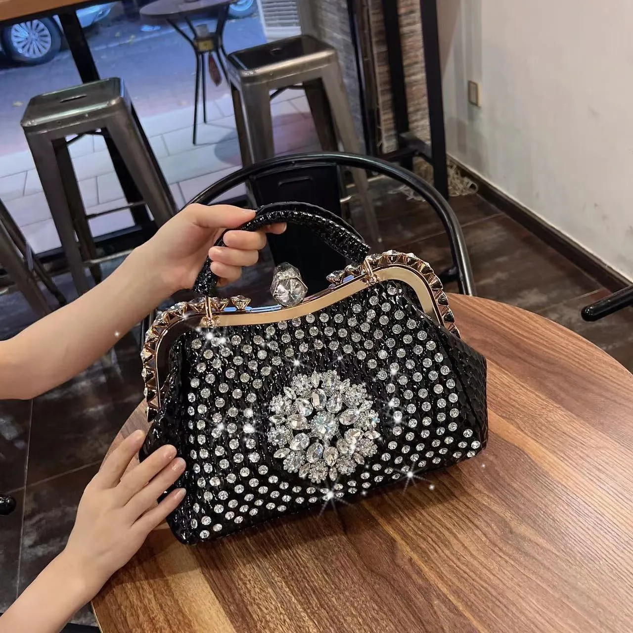 TEEK - Shine Clip Rhinestone Bag